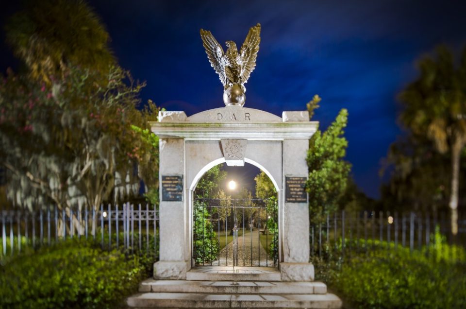 Blue Orb Savannah Ghost Tours – Walking Tours